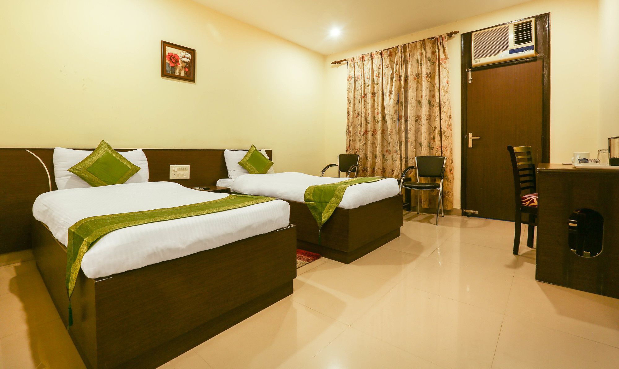 Treebo Trend Gk Conifer Hotel Dharamshala Exterior foto