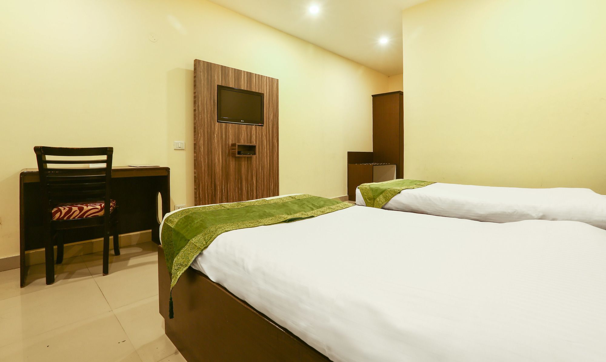Treebo Trend Gk Conifer Hotel Dharamshala Exterior foto
