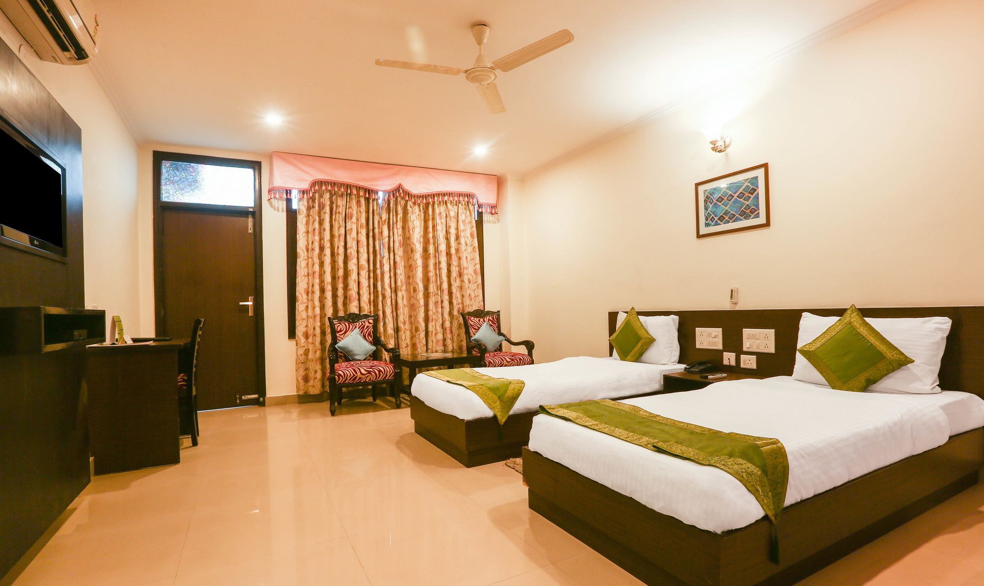 Treebo Trend Gk Conifer Hotel Dharamshala Exterior foto