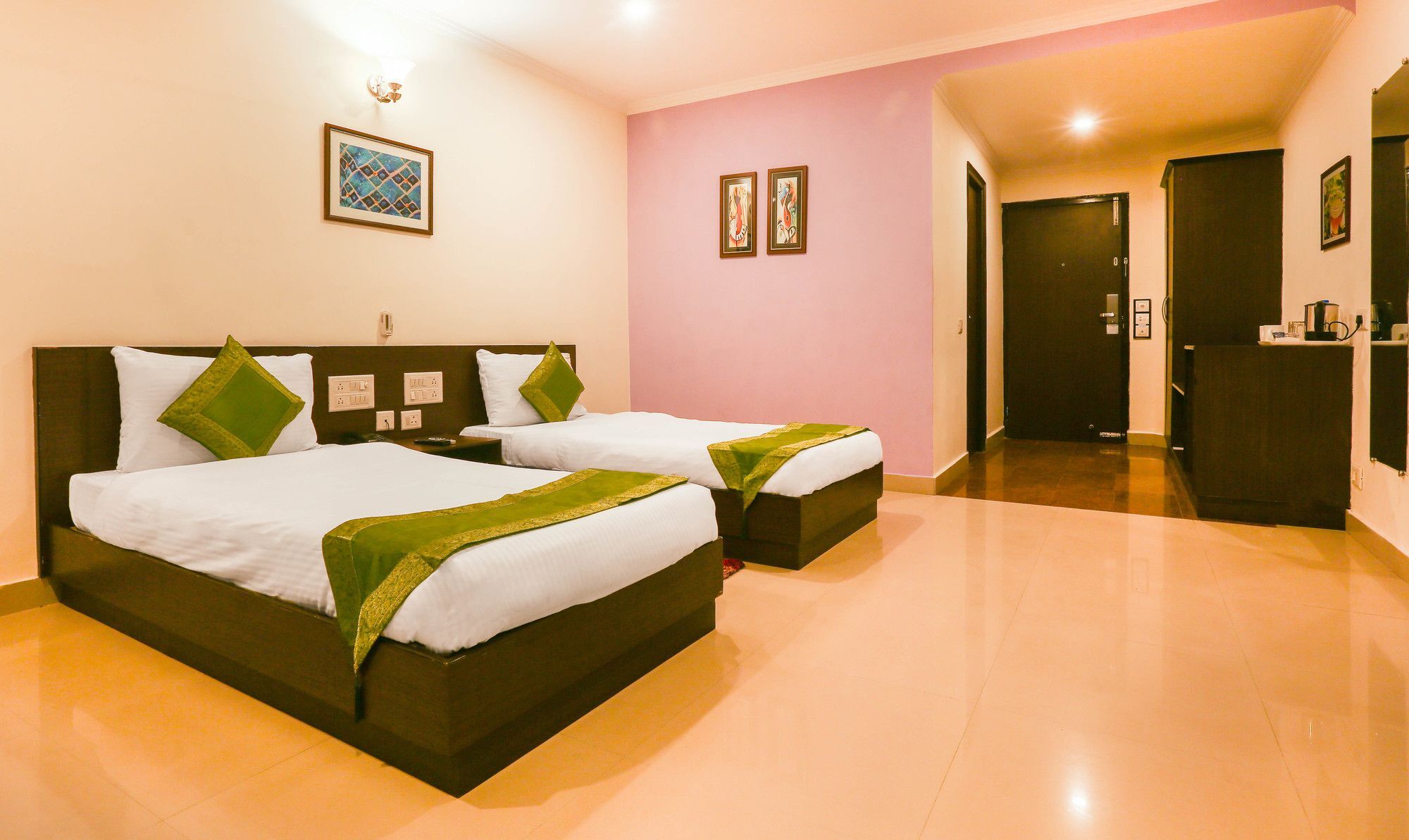Treebo Trend Gk Conifer Hotel Dharamshala Exterior foto