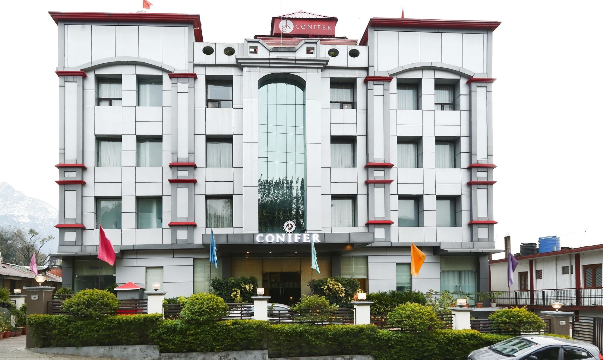 Treebo Trend Gk Conifer Hotel Dharamshala Exterior foto