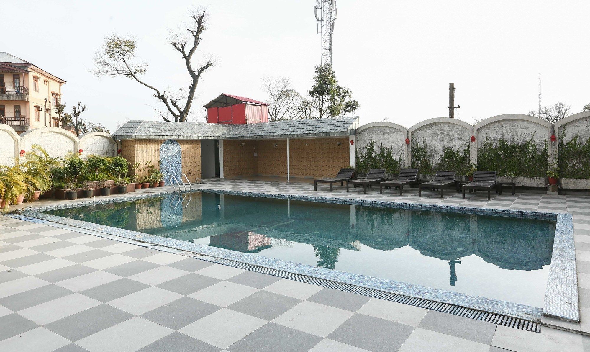 Treebo Trend Gk Conifer Hotel Dharamshala Exterior foto