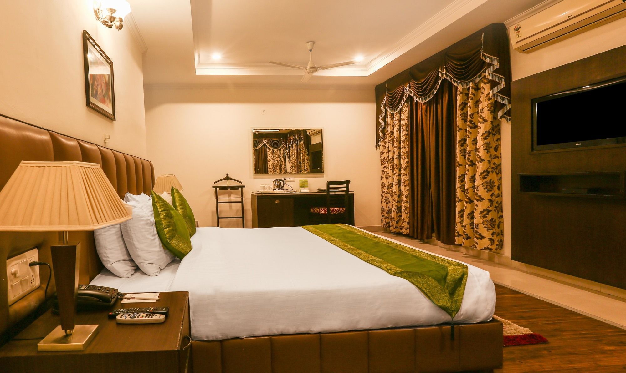 Treebo Trend Gk Conifer Hotel Dharamshala Exterior foto
