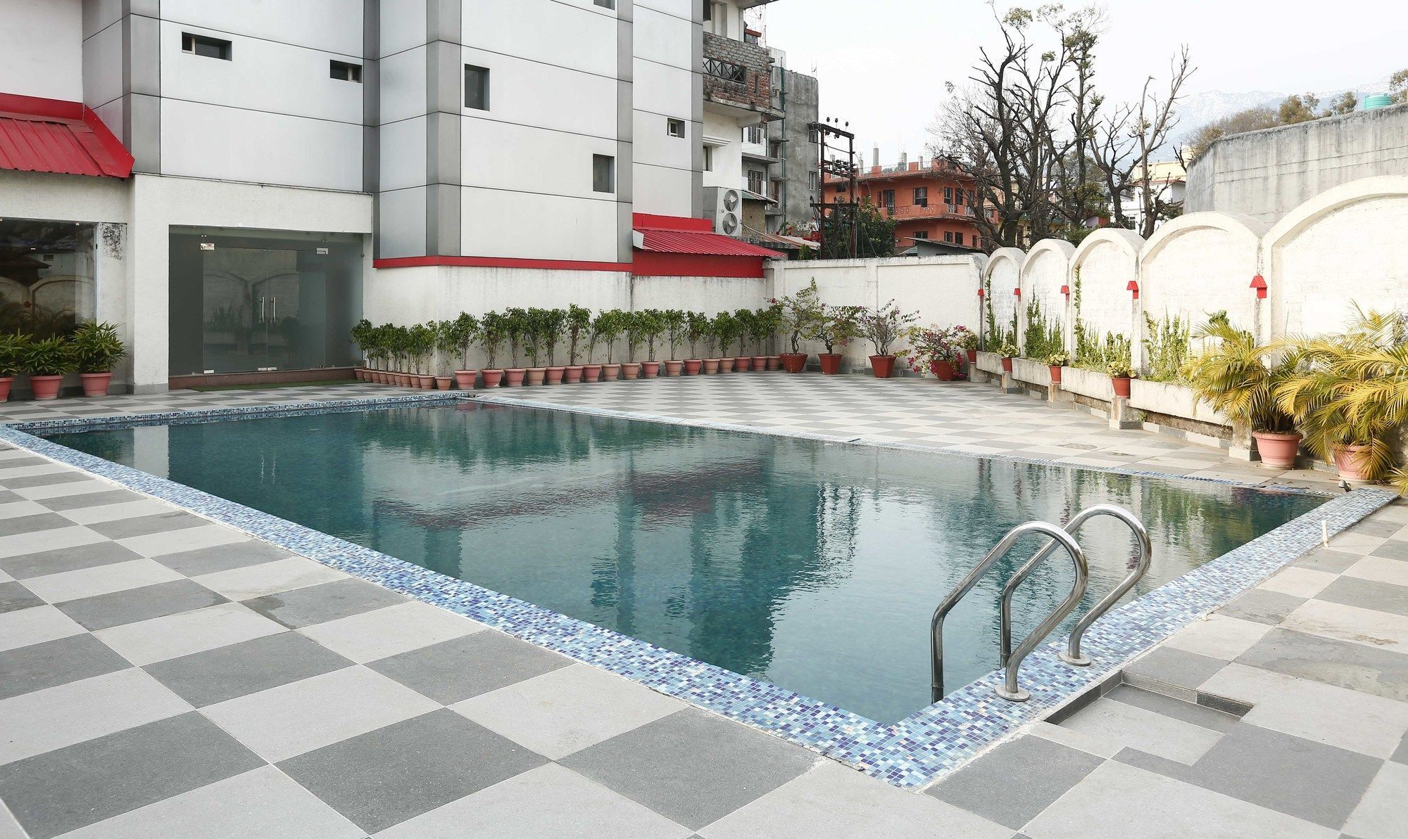 Treebo Trend Gk Conifer Hotel Dharamshala Exterior foto